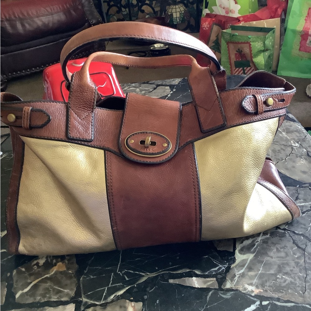 Fossil reissue large gold metallic leather weekender tote bag 18x12